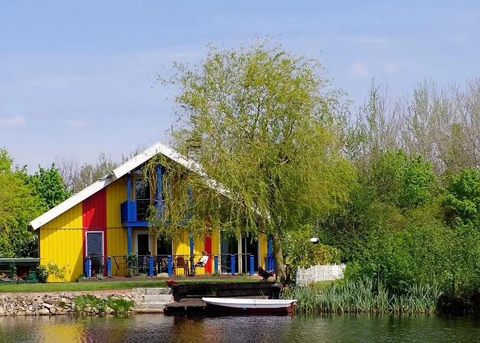 Ferienhaus in Neuringe mit Whirlpool, Grill und Terrasse Twist