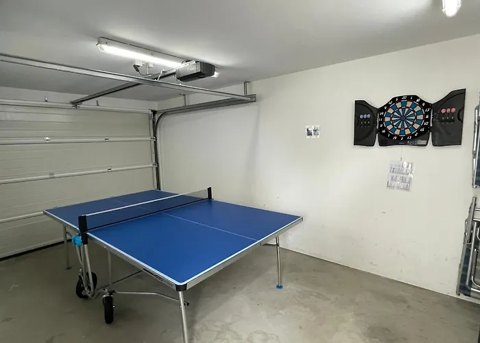 Haus Admiral mit Garten, 5 Gehminuten zum Strand, inklusive WLAN, Sauna, Kamin, Tischtennisplatte, Bollerwagen für den Strand Ostseeheilbad Ostseeheilbad Zingst