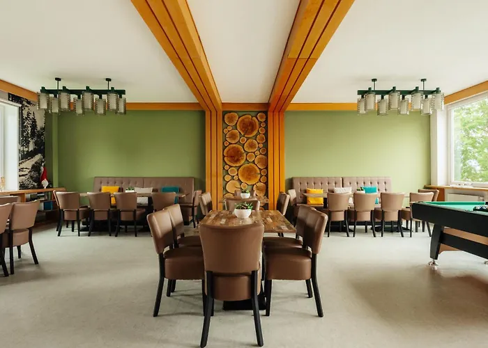 Haus Sonnblick - Gruppenhaus - bis zu 42 Personen - großer Gemeinschaftsbereich - Billiard - Soccer - Dart - Garten Braunlage