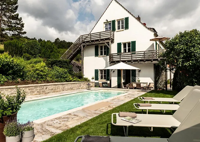 Exklusives Ferienhaus in Top Lage mit Pool, Sauna, Terrasse - Der Johannishof Würzburg