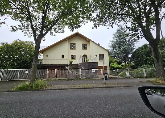 Haus mit Pool im Herzen Bochums