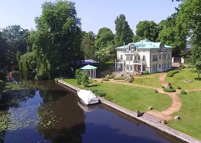 Havelpalais Comfortable Holiday Residence Potsdam