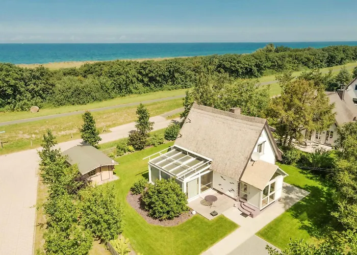 Ferienhaus "Bunter Fisch" - Direkt Am Deich, Stranduebergang 19 Wustrow 
