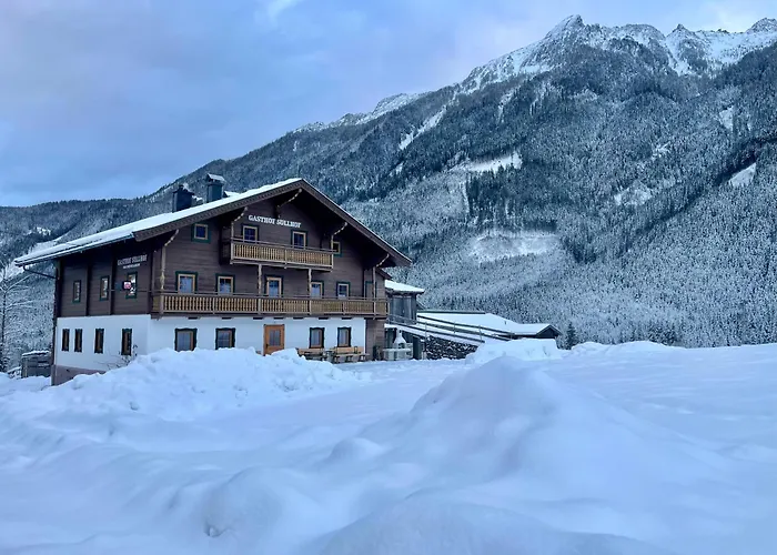 SÖLLHOF Ferienhaus mit 11 Schlafzimmern I großer Gemeinschaftsraum I Skibushaltestelle I 10 Min zum Skigebiet Krimml