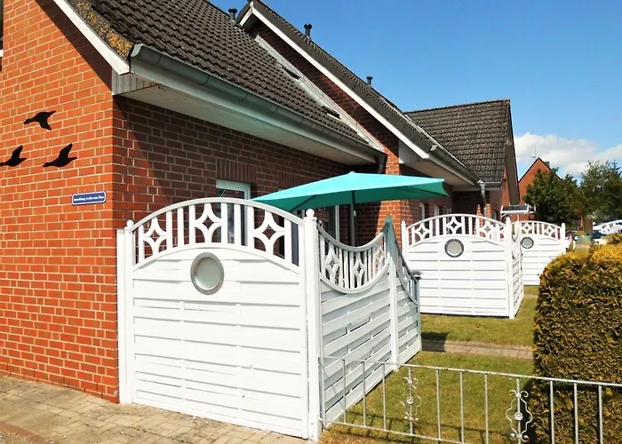 HAUS ROSI  - Reihenhaus 2 - Strandnah - Ruhig - WLAN - Parkplatz - Grillplatz -Waschmaschine - Grömitz