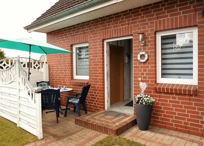 HAUS ROSI  - Reihenhaus 2 - Strandnah - Ruhig - WLAN - Parkplatz - Grillplatz -Waschmaschine - Grömitz