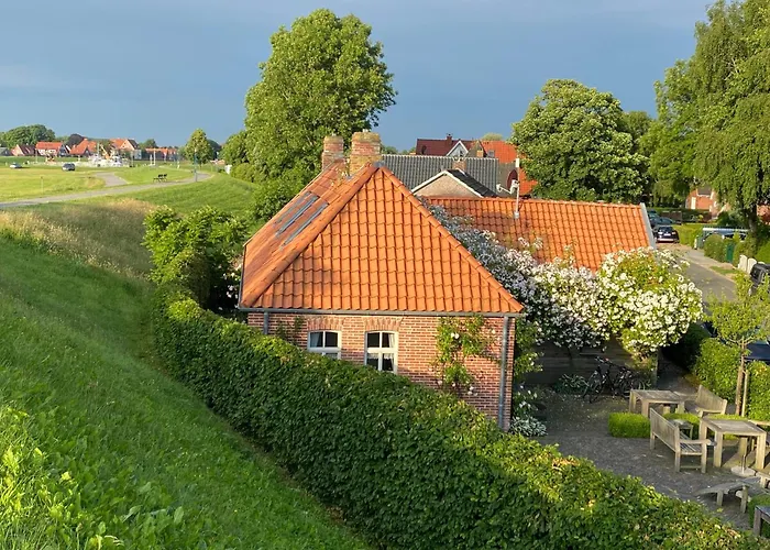 Villa Deichhaus am Greetsieler Hafen Oma Geertje Krummhörn