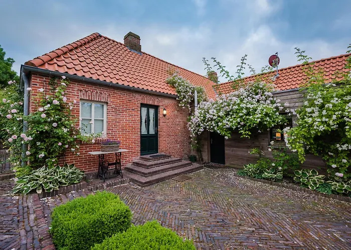 Villa Deichhaus am Greetsieler Hafen Oma Geertje Krummhörn