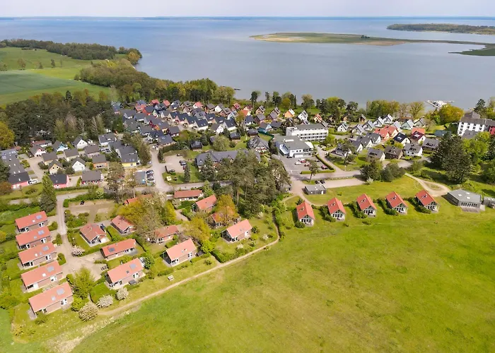 Wiesengeflüster E7 Ferienhaus mit Sauna, Kamin, Garten und Müritznähe Röbel