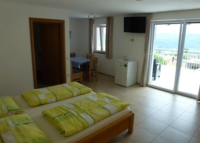 Villa Zum Schwarzen Kus Kaltern