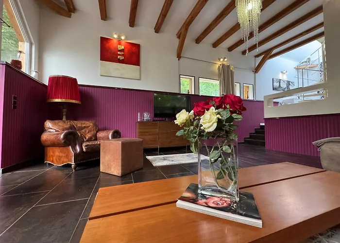 Chalet Stahl - Ferienhaus mit Pool Freiburg im Breisgau