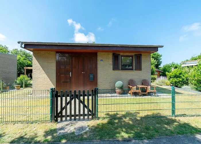 Bungalow At Garnekuul Park With Garden Callantsoog