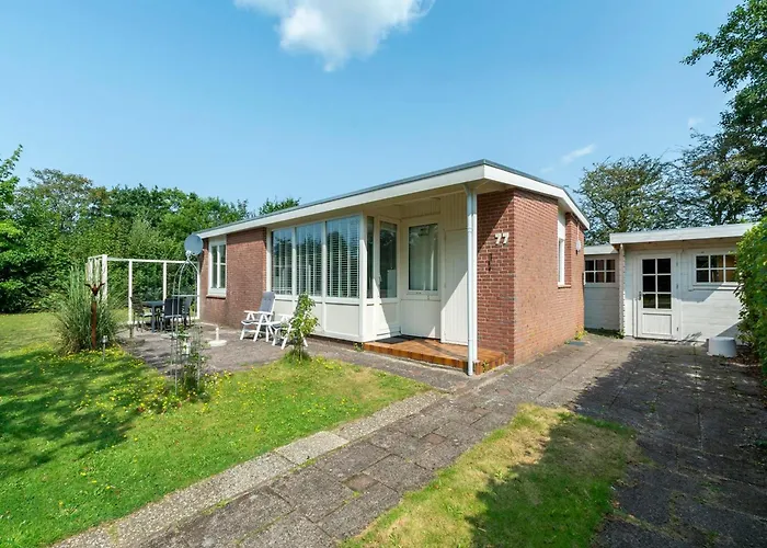Holiday Home Near Bulb Fields With Garden Sint Maartensvlotbrug