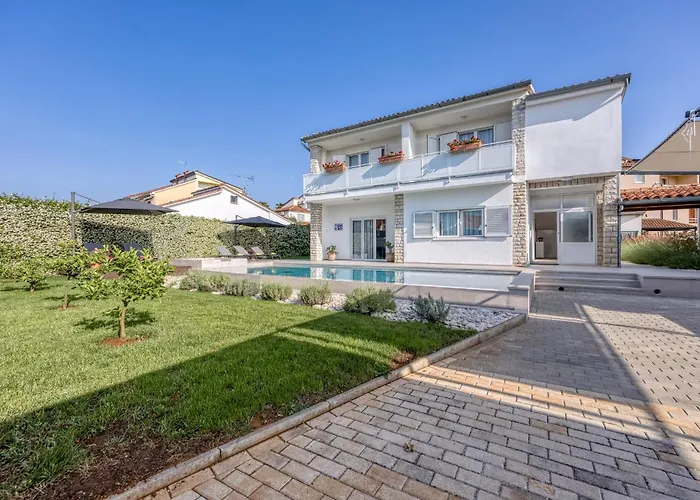 A Touch Of Luxury And Comfort - Villa Irena Poreč