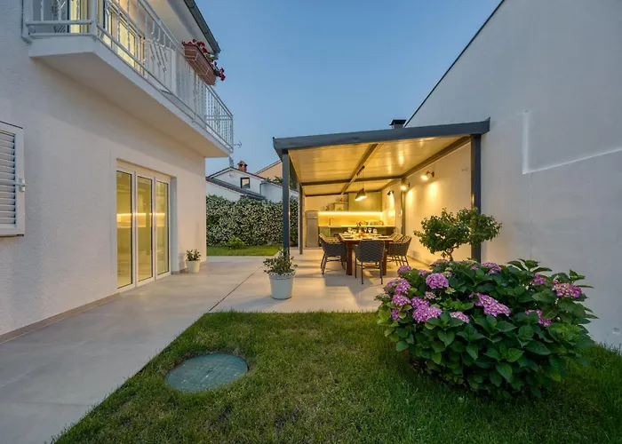 A Touch Of Luxury And Comfort - Villa Irena Poreč