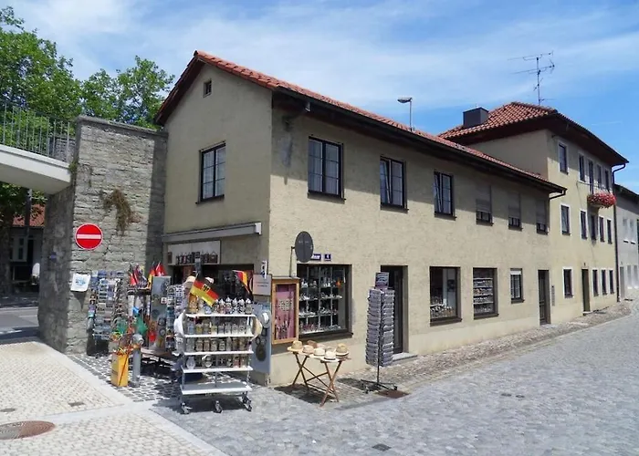 Fischer - Lindau Island