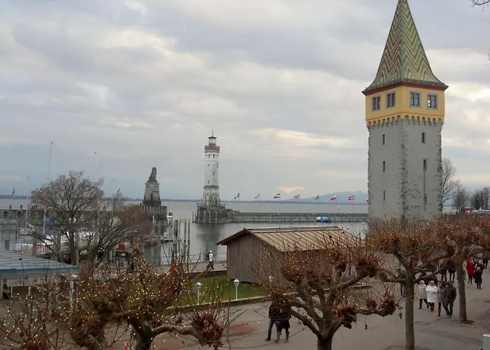 Fischer - Lindau Island