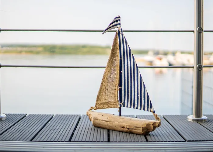 Seehaus Pippa mit Sauna&Whirlpool direkt am See Mucheln