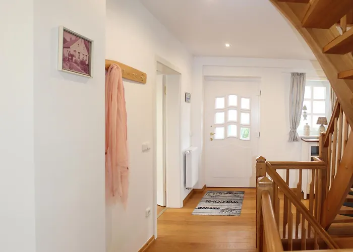 Villa Kapitänshaus an der Friedrichsschleuse Carolinensiel