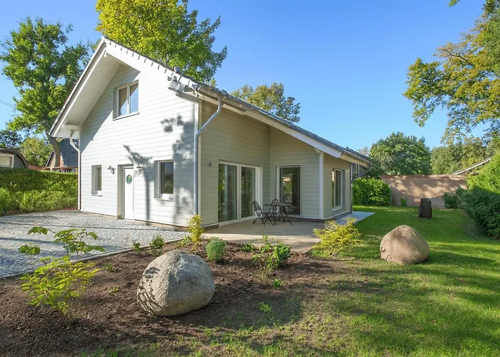 Ferienhaus Zum Hafen 21 in Zislow - Stilvoll entspannen zwischen Wald und See
