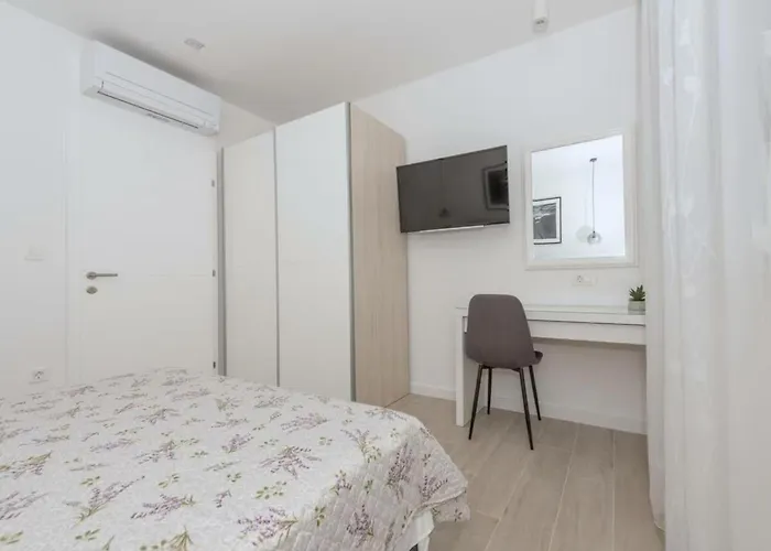 Villa Kuk With Heated Salt Water Pool - Makarska