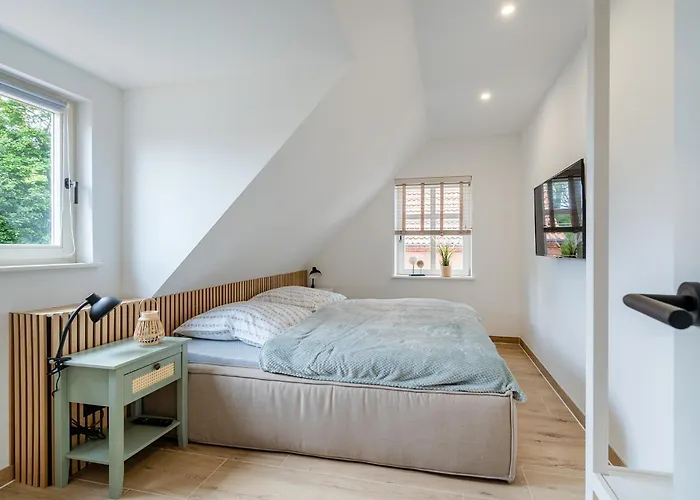 Ferienhaus HafenKISTE, zentrale und ruhige Lage Greetsiel