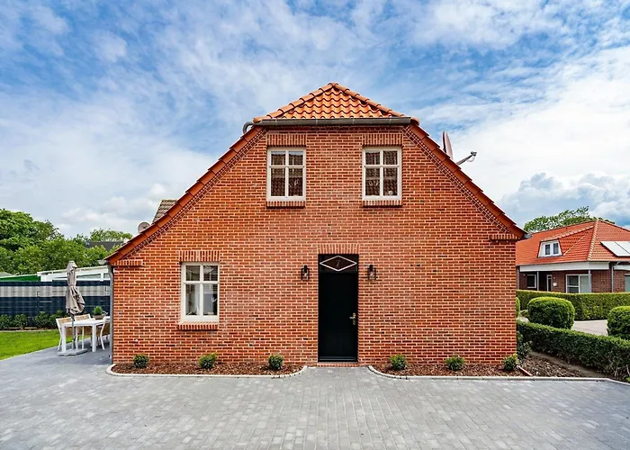 Ferienhaus HafenKISTE, zentrale und ruhige Lage Greetsiel