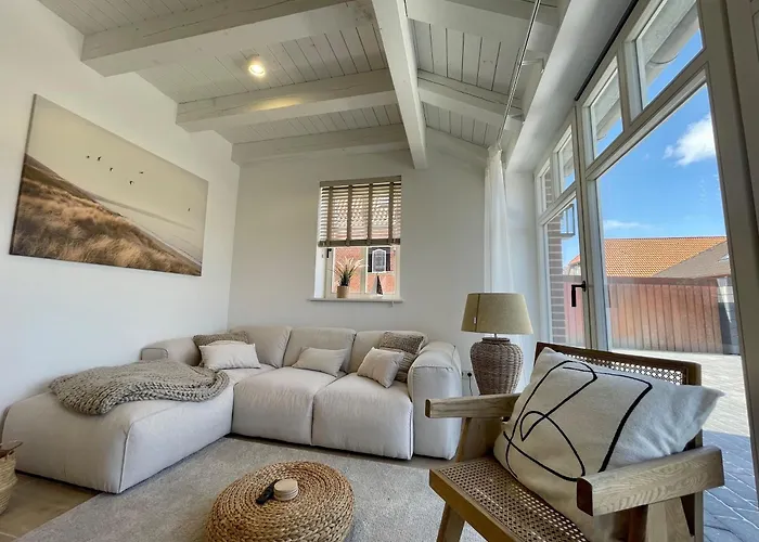 Ferienhaus HafenKISTE, zentrale und ruhige Lage Greetsiel