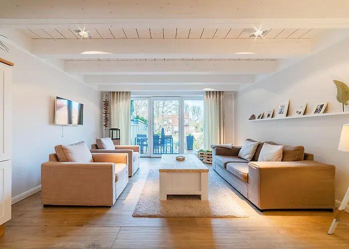 Villa Haus am Siel 01, zentral mit eigenem Steg Greetsiel