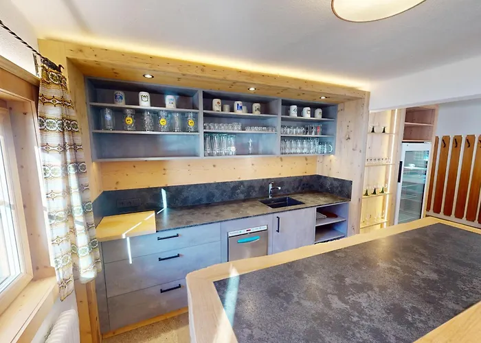 SÖLLHOF Ferienhaus mit 11 Schlafzimmern I großer Gemeinschaftsraum I Skibushaltestelle I 10 Min zum Skigebiet Krimml