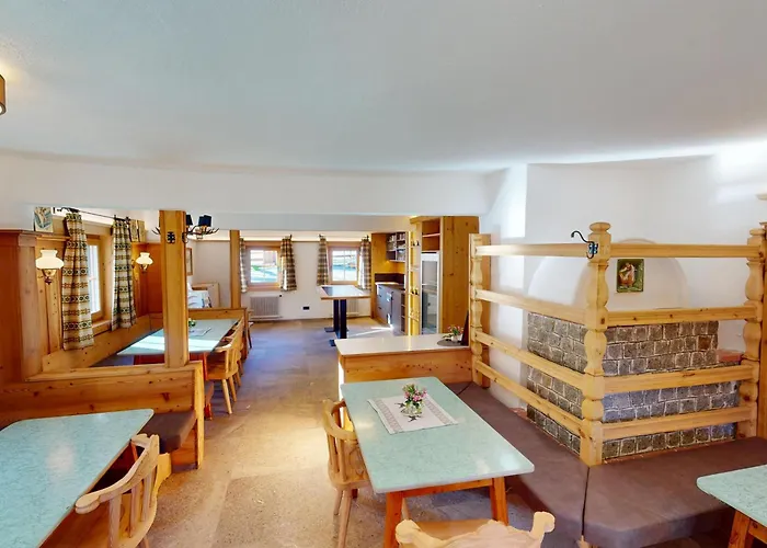 SÖLLHOF Ferienhaus mit 11 Schlafzimmern I großer Gemeinschaftsraum I Skibushaltestelle I 10 Min zum Skigebiet Krimml