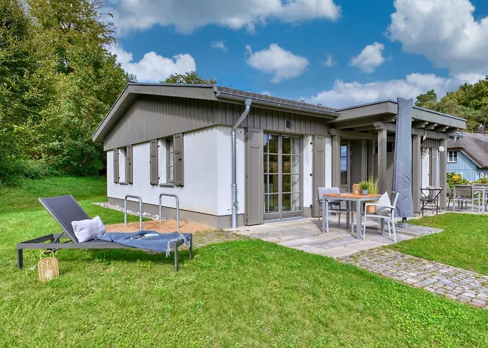 Ferienhaus Svantevit 31 Feriendorf Klein Stresow Rügen by ruyastay Putbus