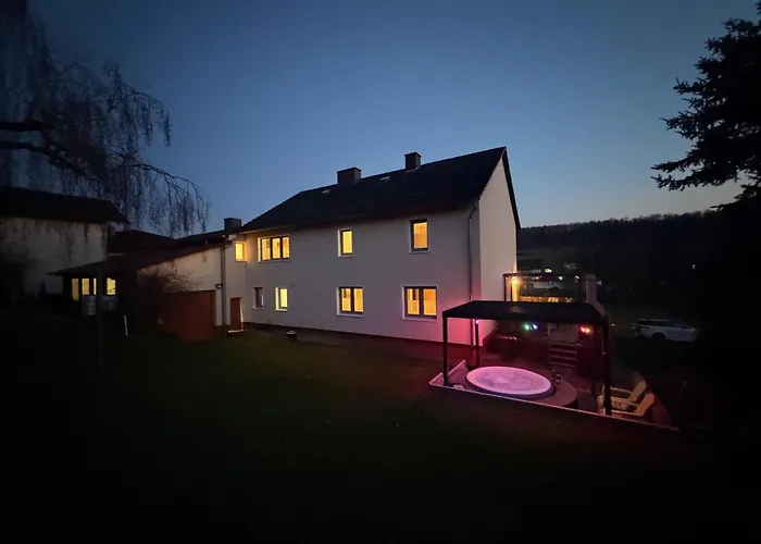 Ferienhaus mit Whirlpool - Garten&Spielzimmer - bis 6 Gäste Herbstein