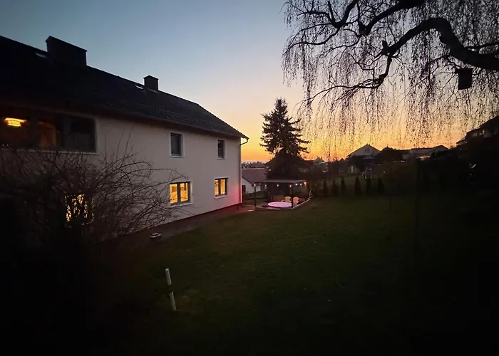 Ferienhaus mit Whirlpool - Garten&Spielzimmer - bis 6 Gäste Herbstein