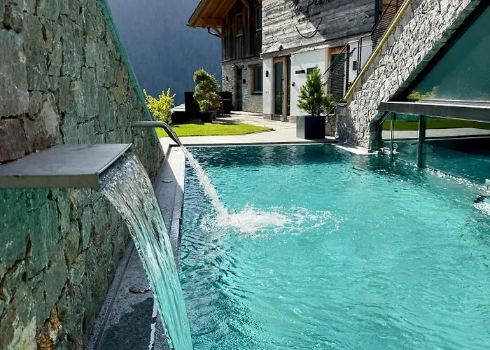 The Peak Sölden - Chalets mit Outdoor-Pool