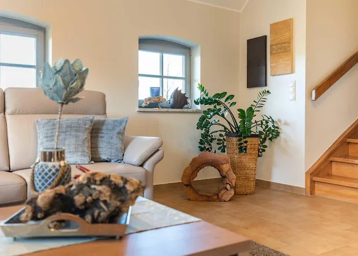Ferienhaus Strandgut - Reetdachhaus in Strandnähe Stubbenfelde