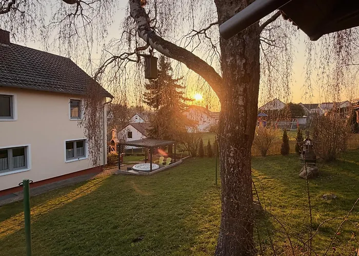 Großes Ferienhaus für 12 -17 Personen mit Whirlpool - Spielzimmer und Garten Herbstein
