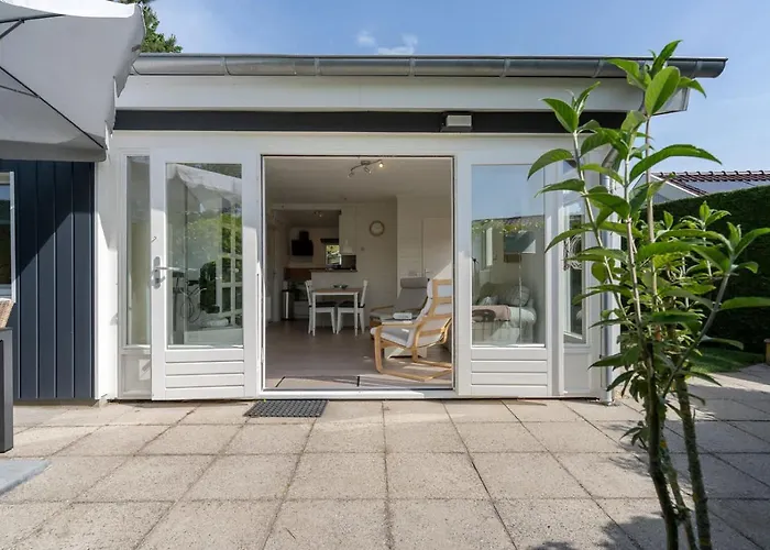 Villa Hello Zeeland - Burgvliet 32 Oostkapelle