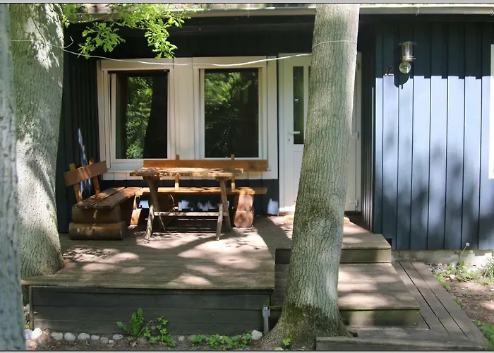 Exklusiver Bungalow direkt am Strand Dranske