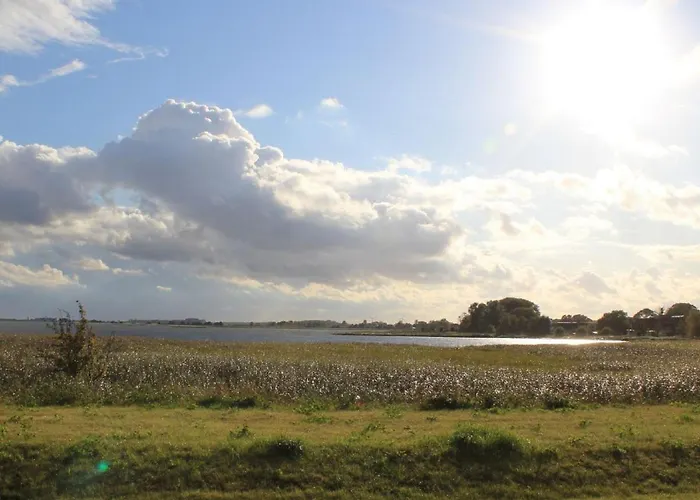 Villa Reetdachhaus Windsbraut Breege